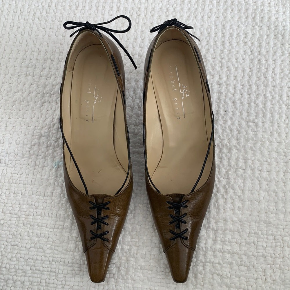 Beautiful Italian shoes from Michel Perry olive green very good condition 3”/7cm